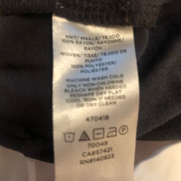 LOFT Dark Gray Sleeveless Blouse Size Medium Petite - Picture 5 of 5